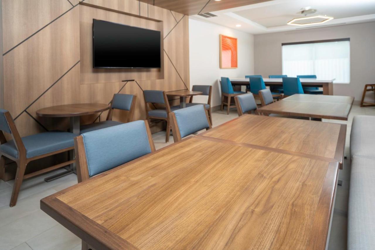 Holiday Inn Express And Suites Atlanta-Johns Creek By Ihg Bagian luar foto